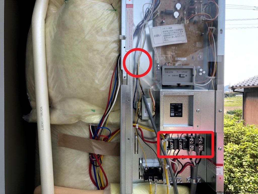 電気温水器への電線接続
